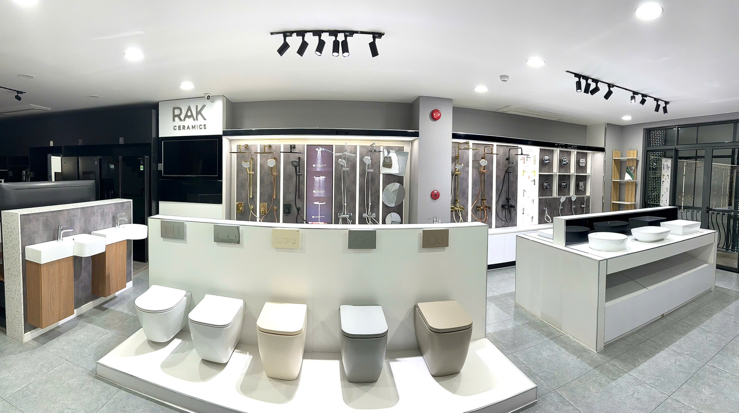 Tầng 4 showroom Duy Phúc